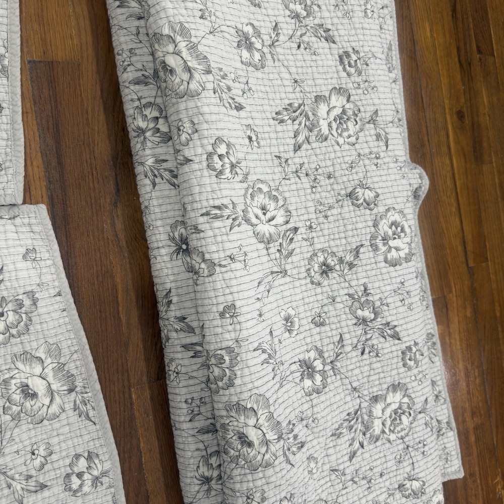 Home Classics Quilted Shams, 2 Floral See Pics For Dimensions